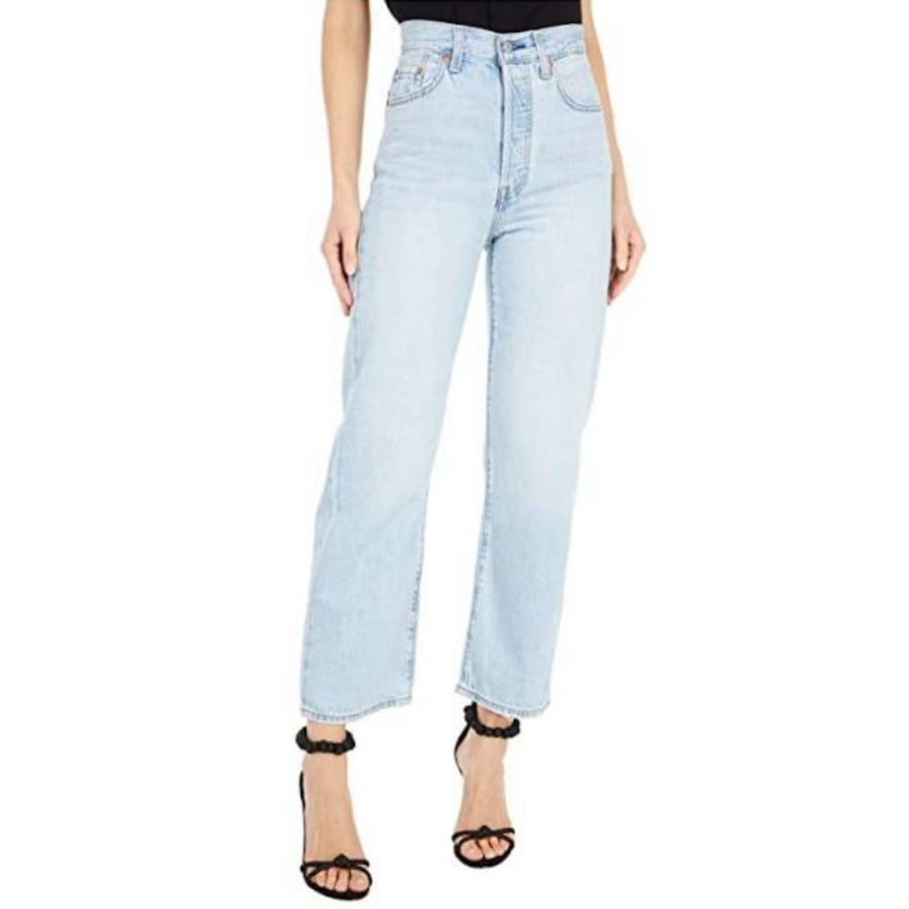 ❌ SOLD ❌ Levi’s Ribcage Straight jeans
